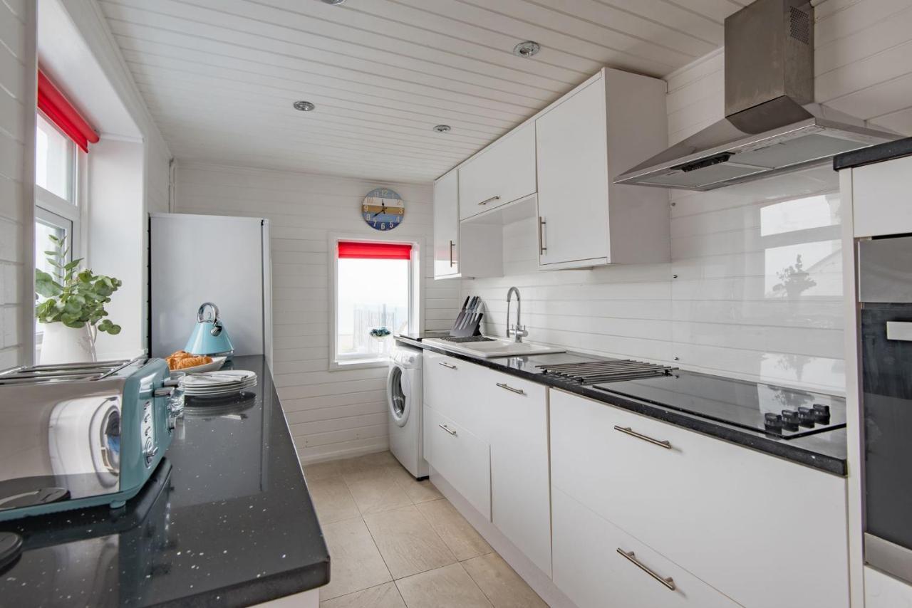 Wave Cottage By Bloom Stays Sandgate Exterior foto